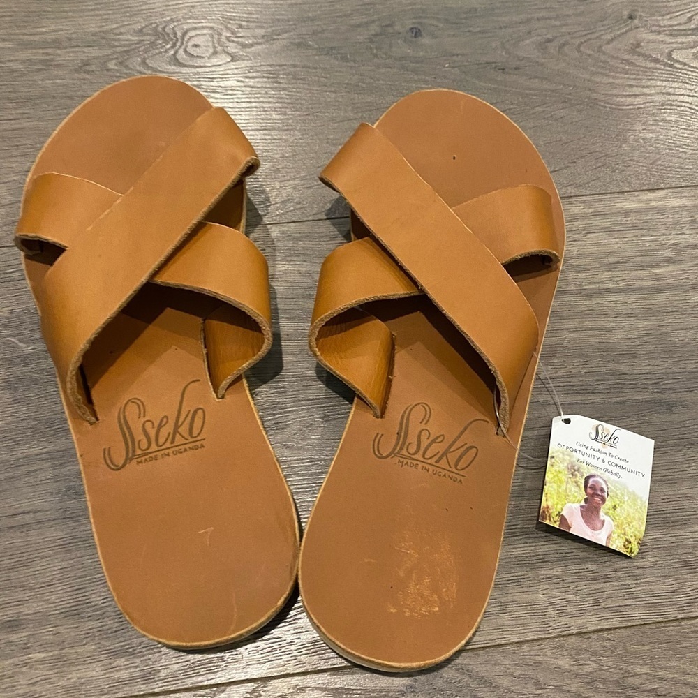 Sseko Brown Cross Sandals Size 7 New